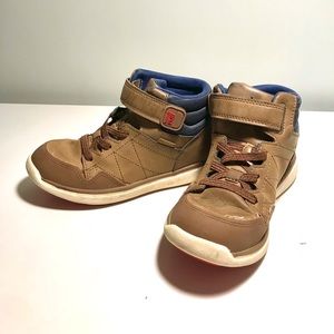Boys Stride Rite High top shoes
